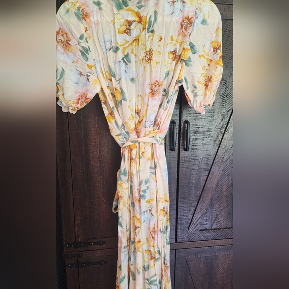 Floral Wrap Dress with Puff Sleeves - Picture 3 of 4